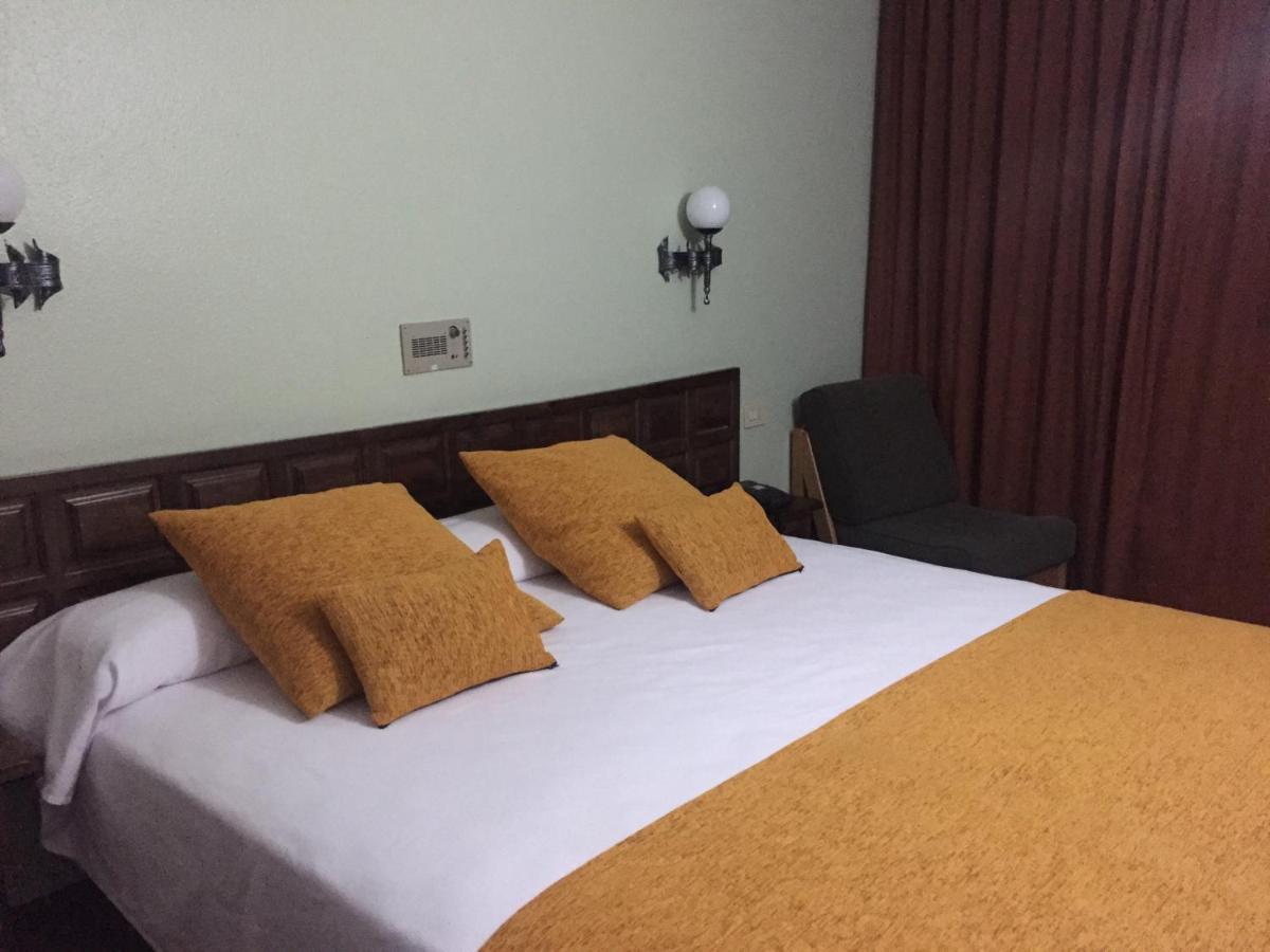 Hotel Folch ซานต์จูเลีย เด โลเรีย ภายนอก รูปภาพ