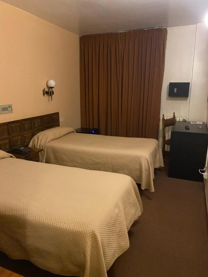 Hotel Folch ซานต์จูเลีย เด โลเรีย ภายนอก รูปภาพ