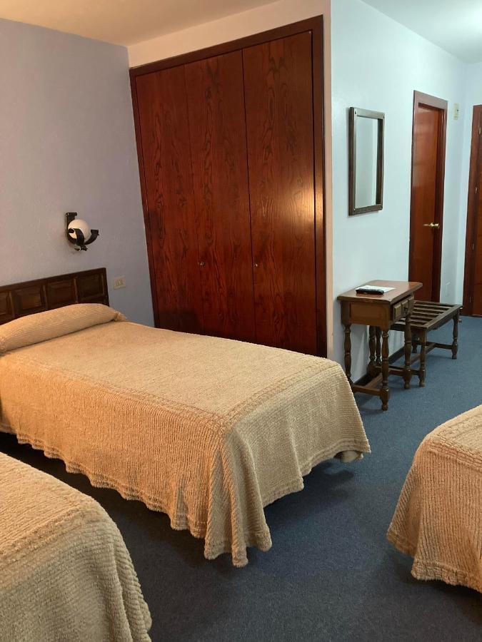 Hotel Folch ซานต์จูเลีย เด โลเรีย ภายนอก รูปภาพ