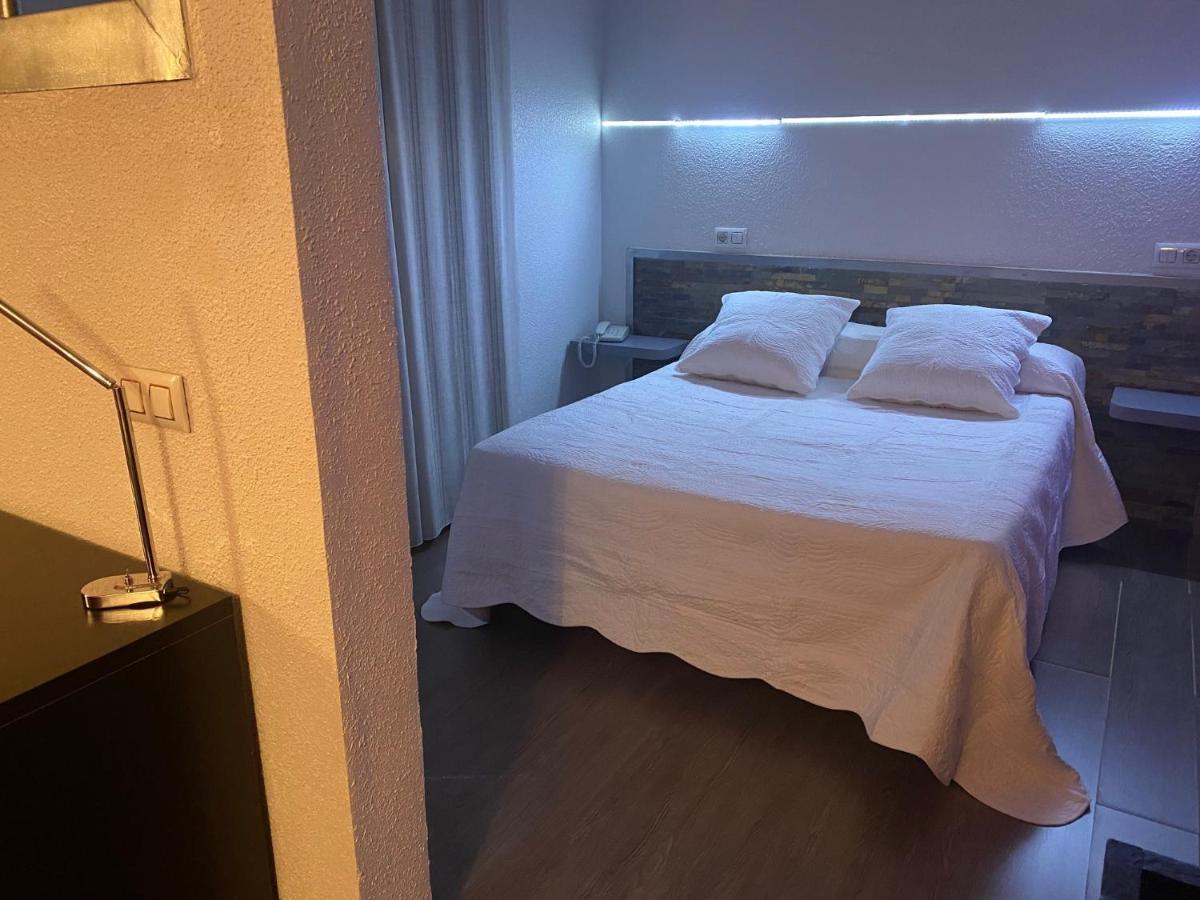 Hotel Folch ซานต์จูเลีย เด โลเรีย ภายนอก รูปภาพ