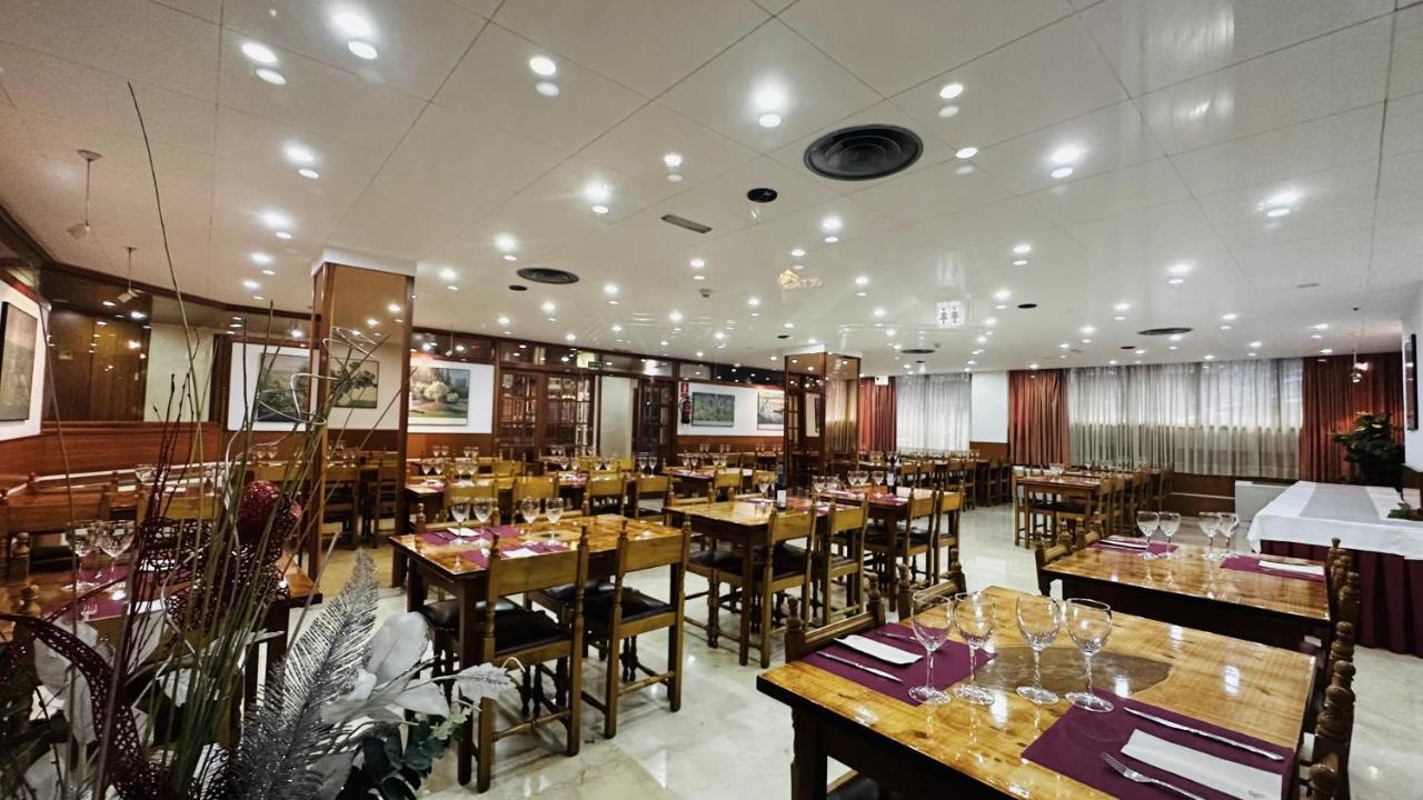 Hotel Folch ซานต์จูเลีย เด โลเรีย ภายนอก รูปภาพ