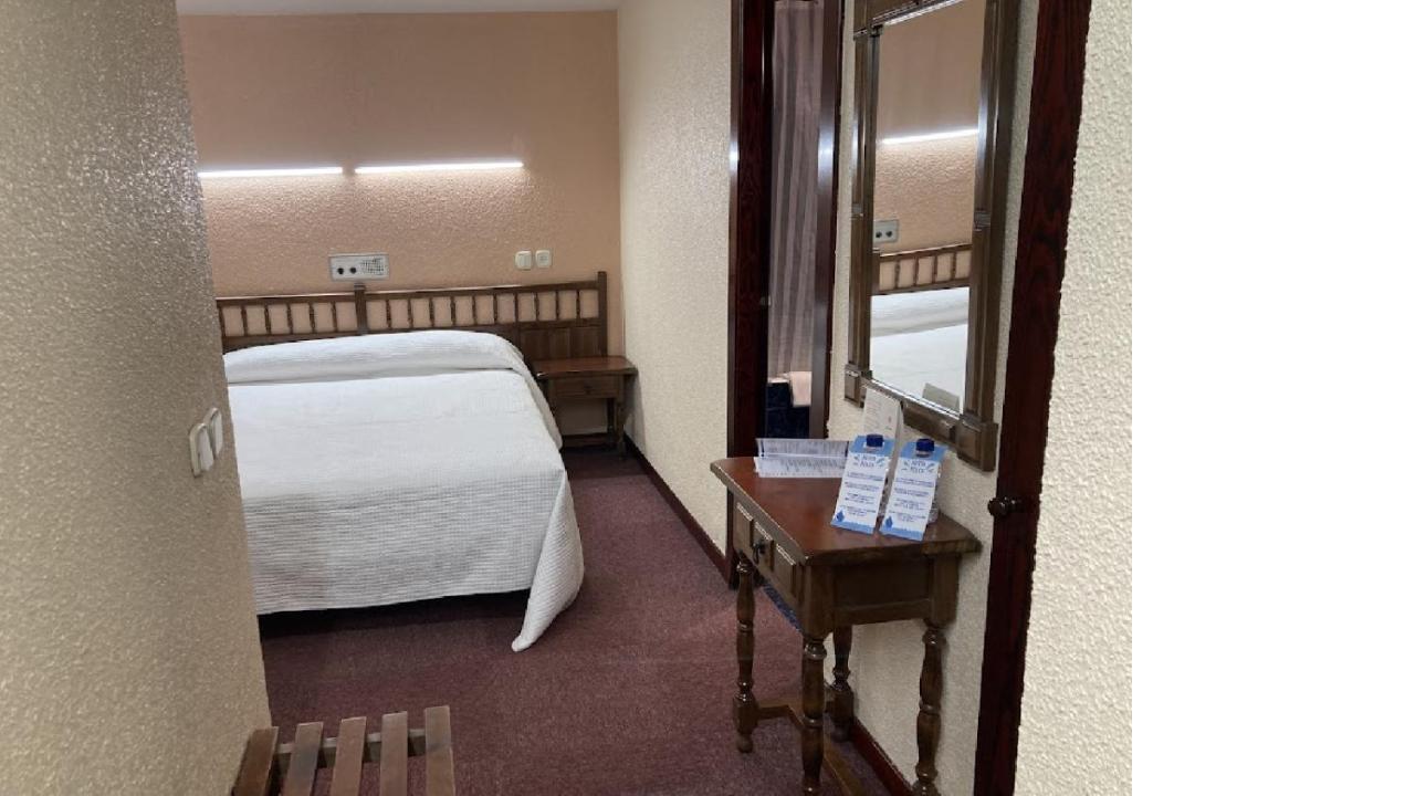 Hotel Folch ซานต์จูเลีย เด โลเรีย ภายนอก รูปภาพ