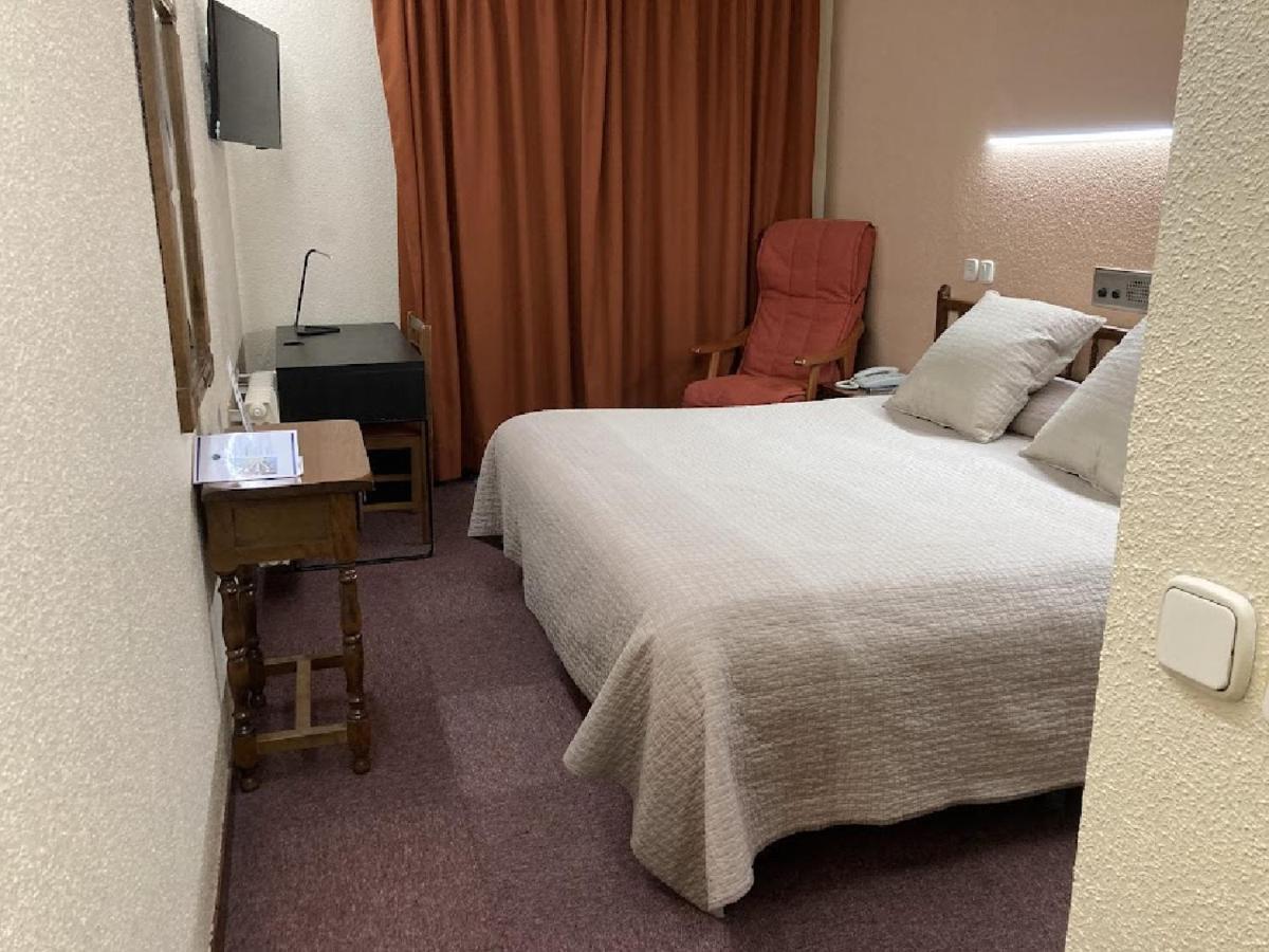 Hotel Folch ซานต์จูเลีย เด โลเรีย ภายนอก รูปภาพ