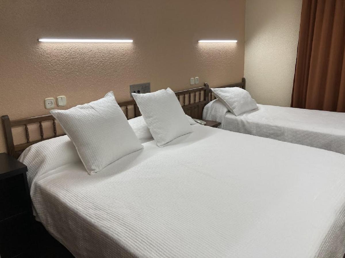 Hotel Folch ซานต์จูเลีย เด โลเรีย ภายนอก รูปภาพ