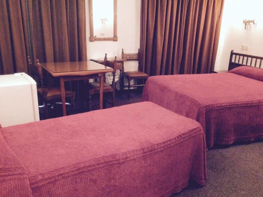Hotel Folch ซานต์จูเลีย เด โลเรีย ภายนอก รูปภาพ