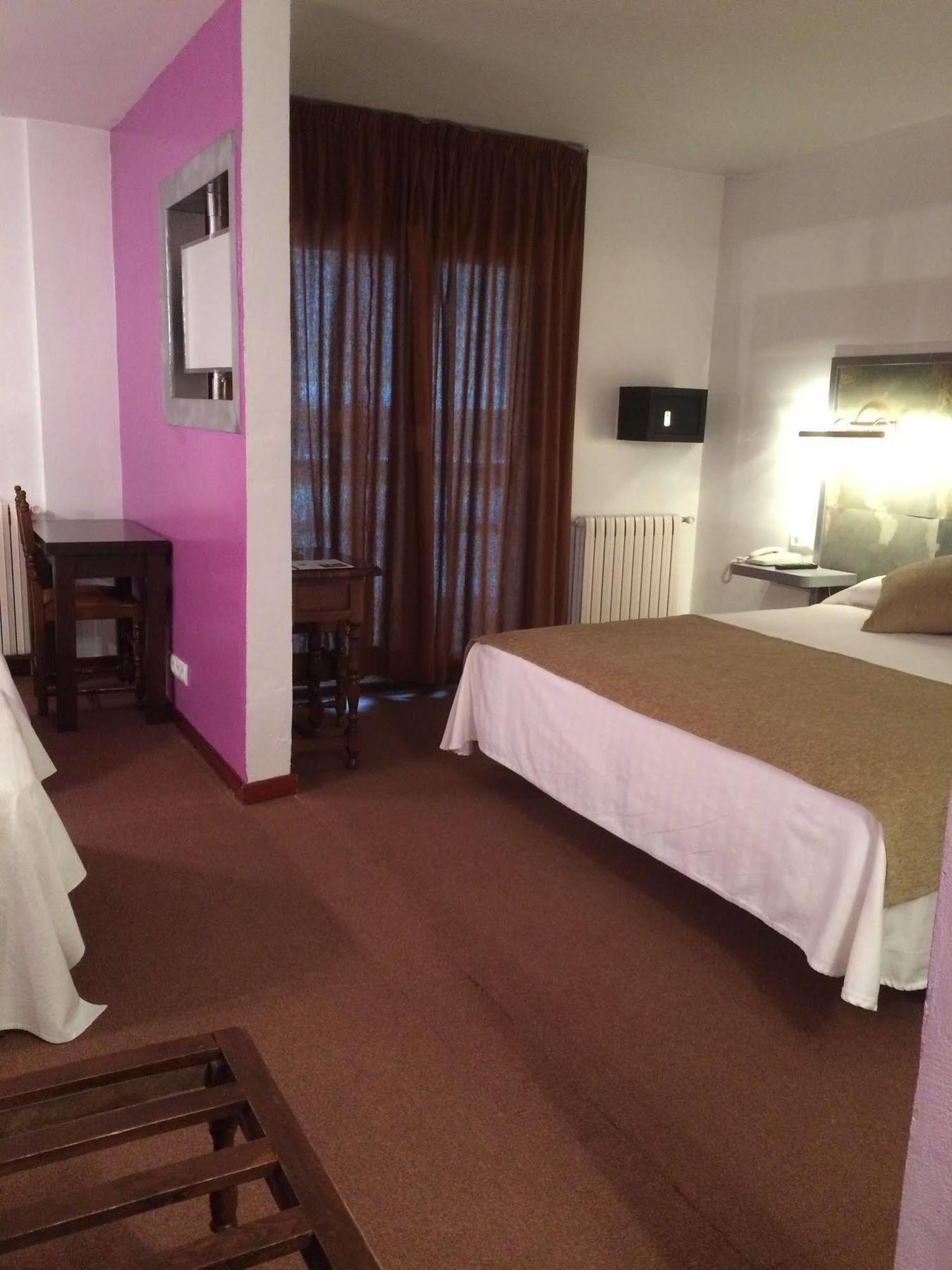 Hotel Folch ซานต์จูเลีย เด โลเรีย ภายนอก รูปภาพ