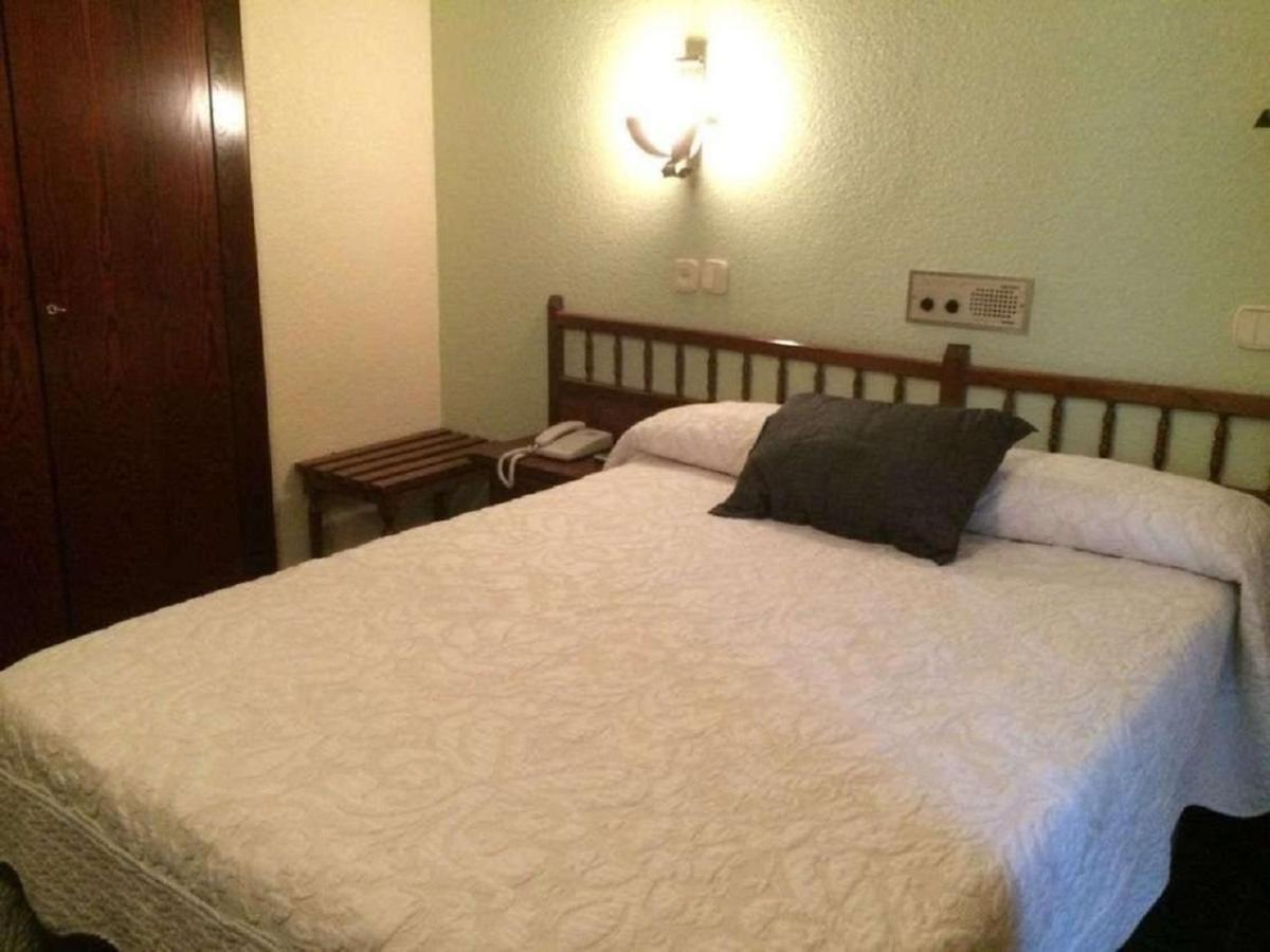 Hotel Folch ซานต์จูเลีย เด โลเรีย ภายนอก รูปภาพ
