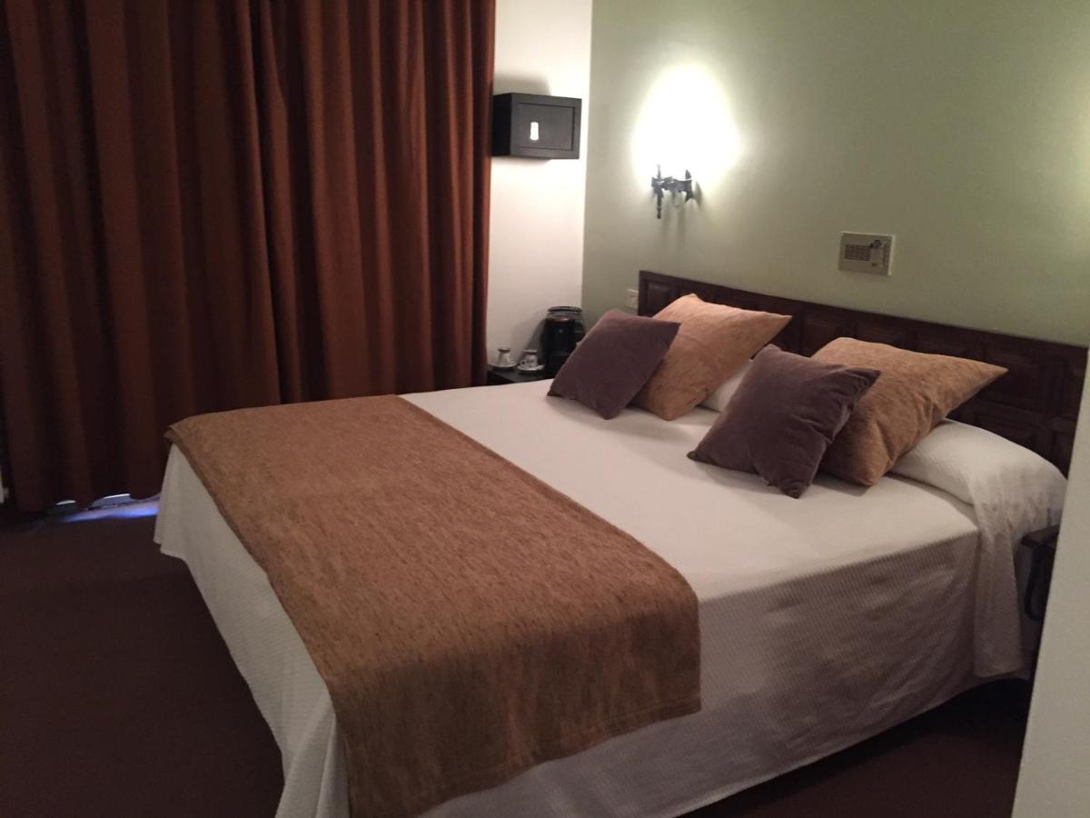 Hotel Folch ซานต์จูเลีย เด โลเรีย ภายนอก รูปภาพ